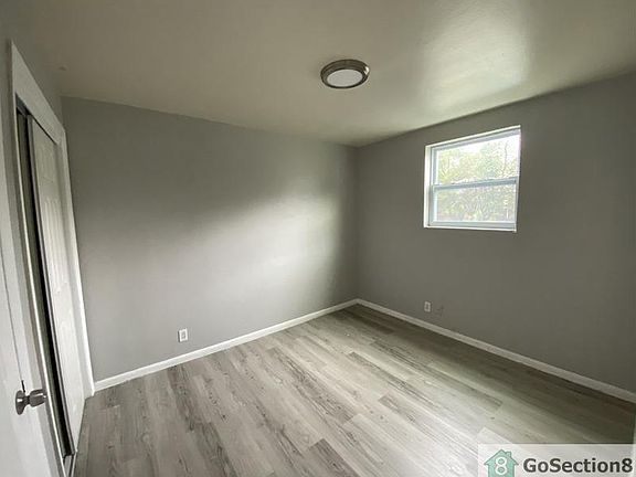 3rd image of 1352 W 30th St APT 1