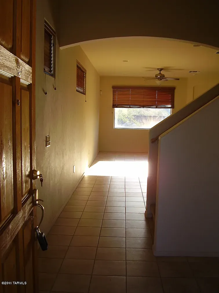 3 bed, 2009 sqft, $1,900 — Photo 4