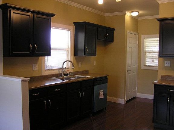 5th image of 520 E Pitkin Ave