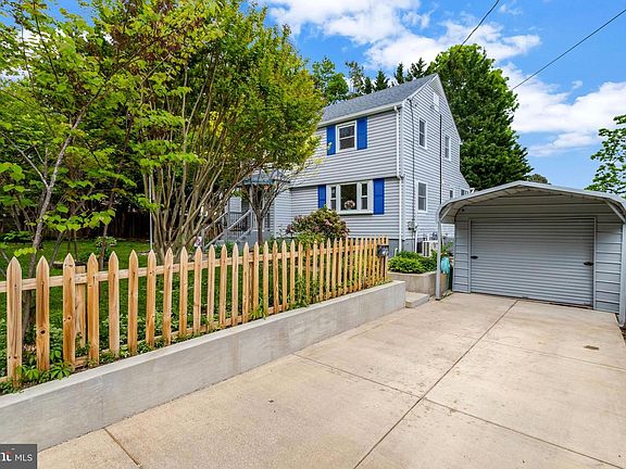 3rd image of 2753 Woodlawn Ave