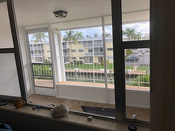 5th image of 110 Shore Ct APT 307