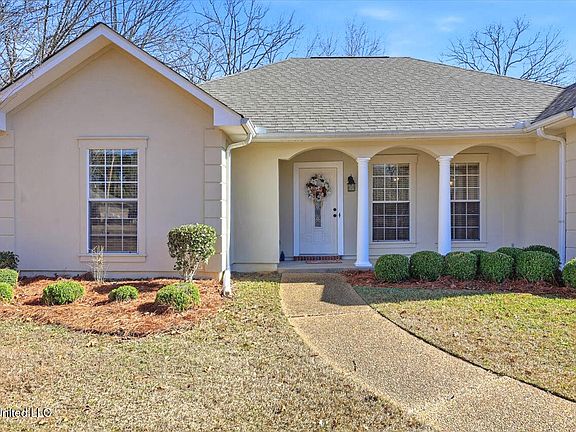 5th image of 114 Hollybush Pl