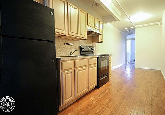 2nd image of 1352 De Kalb Ave #8A