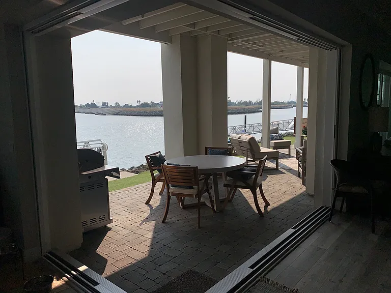 98 Edgewater Ct — Photo 18