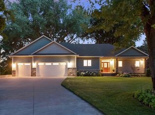 9209 Cedar Lake Rd S, Minneapolis, MN 55426