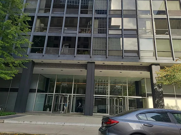 900 S Lakeshore Dr N Unit 2303, Chicago, IL 60605