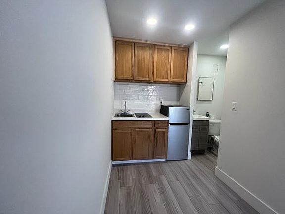 3rd image of 19 SW 6th St Unit E