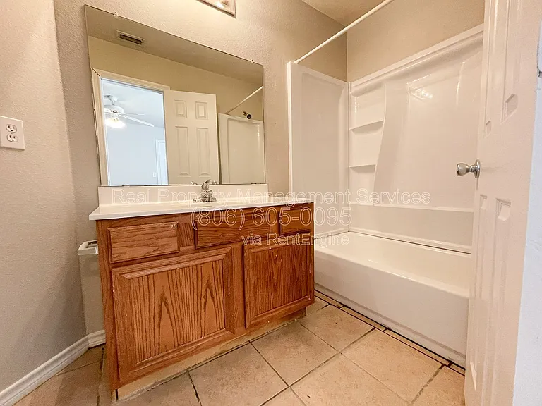5402 Marshall St #B — Photo 8