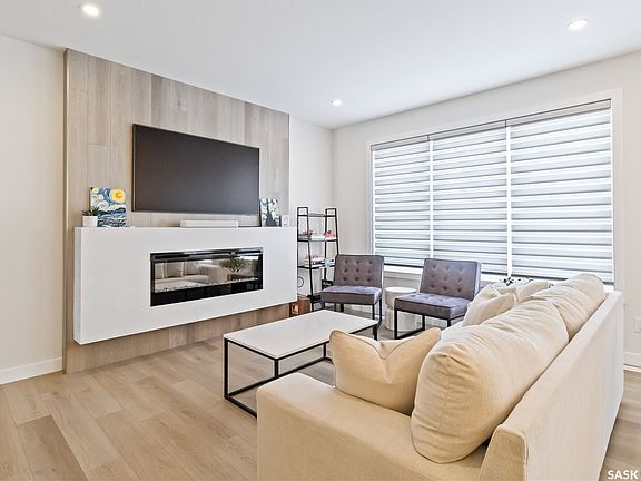 3rd image of 155 Keith Way