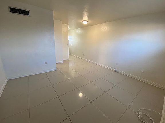 Living/Dining Room Area