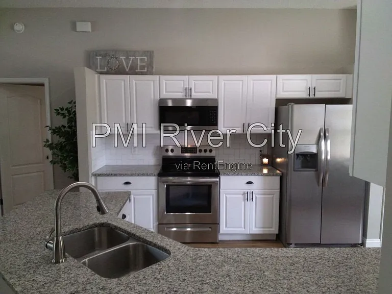 2320 Locustwood Ct — Photo 18