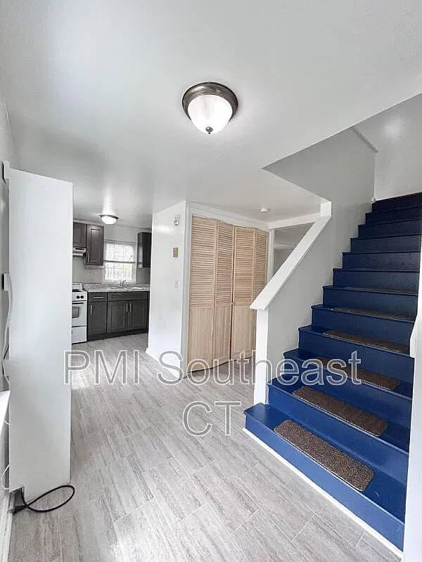 2 bed, 1.0 bath, 1450 sqft, $1,625 — Photo 4