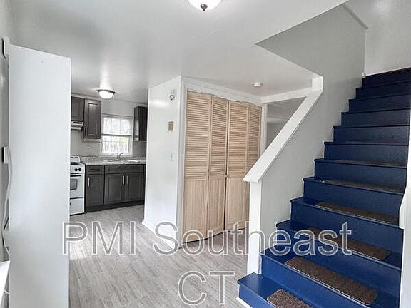 4th image of 39 Shaw St Unit 2
