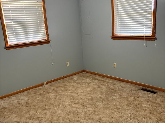 5th image of 1065 Bear Creek Rd