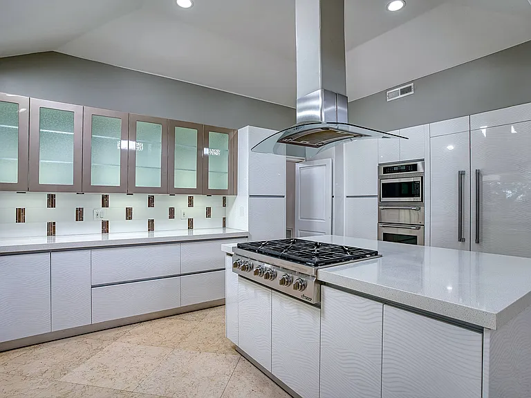 4414 Park Mallorca — Photo 13