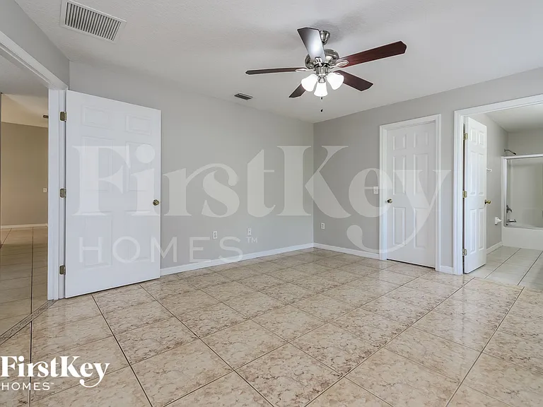 557 Peace Dr — Photo 4