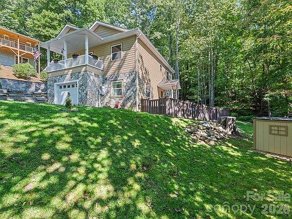 3rd image of 100 Loafer Ln