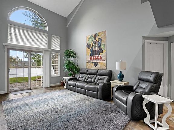 3rd image of 324 N Bayshore Dr #2