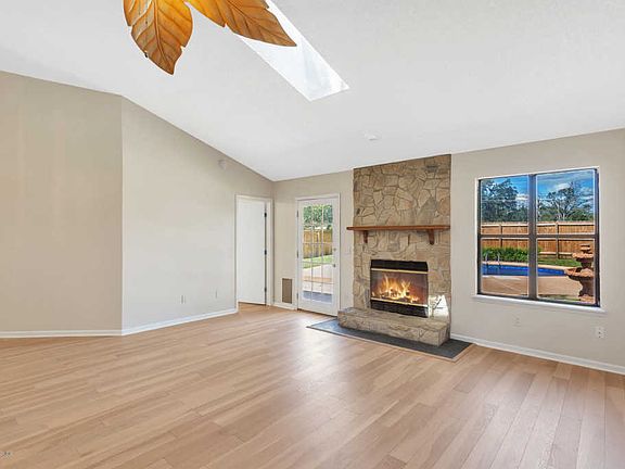 4th image of 8381 Mistwood Cir N