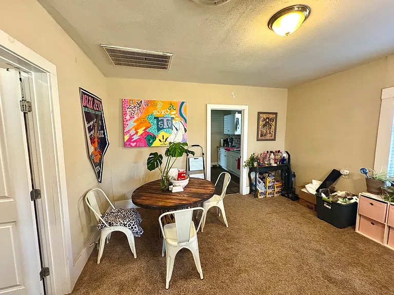 1287 W Frey St — Photo 9