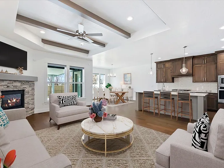 4831 S Colusa Ave — Photo 4
