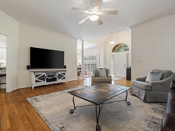 3rd image of 681 Village Crest Cir