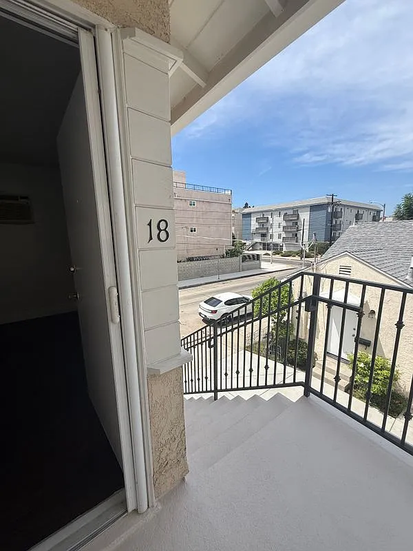 1 bed, 1.0 bath, 650 sqft, $1,850 — Photo 3