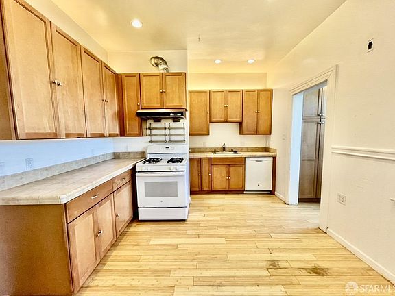 5th image of 275 Nevada Street