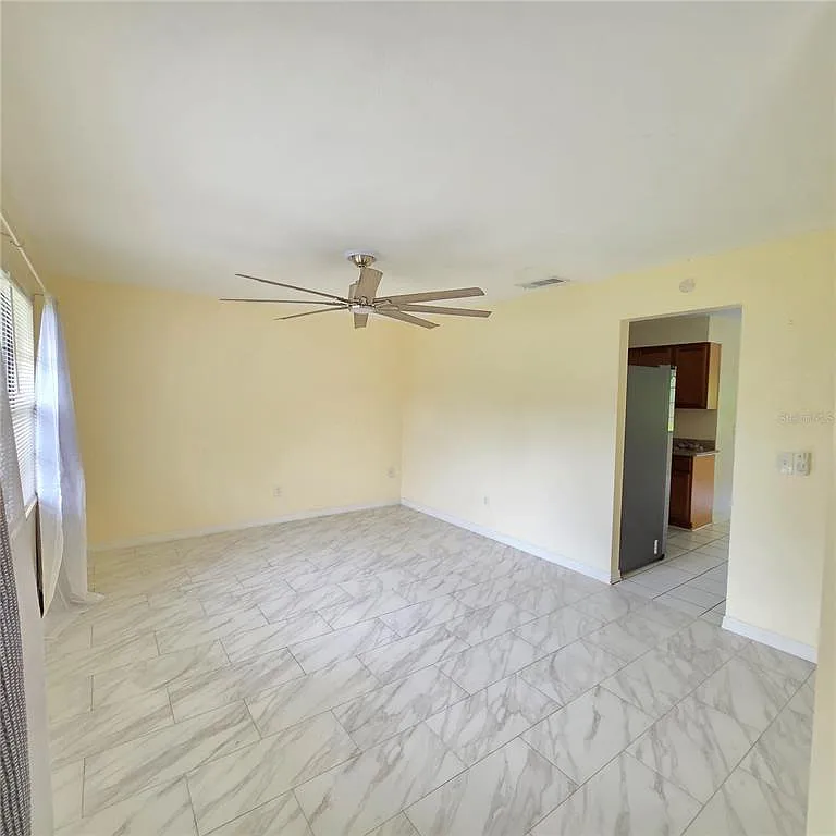 3 bed, 2.0 bath, 1338 sqft, $1,799 — Photo 3