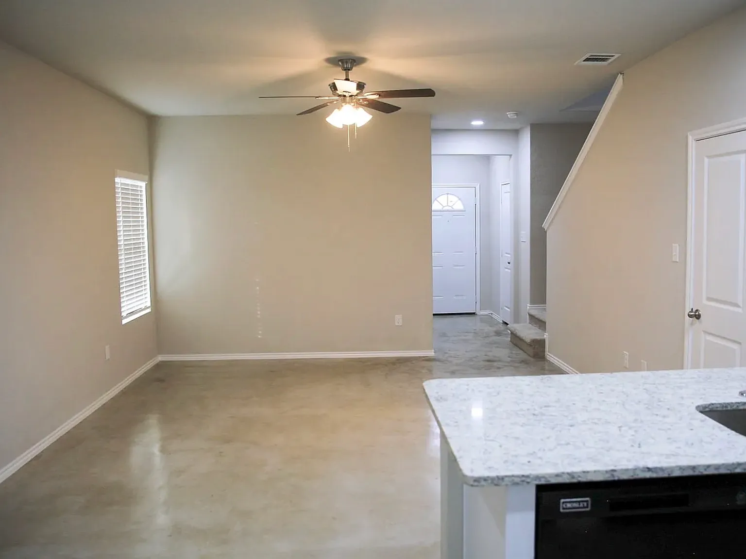 3 bed, 1220 sqft, $1,300 — Photo 3