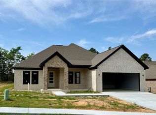 1305 Elk Horn Dr, Russellville, AR 72802