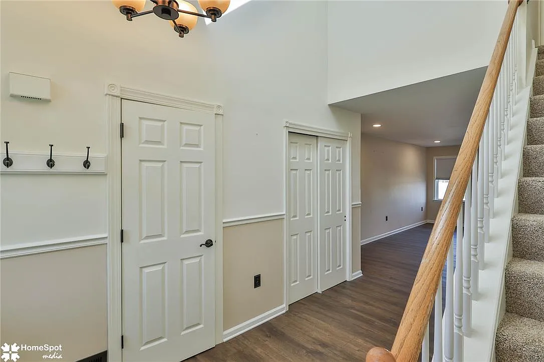 3 bed, 2.5 bath, 1448 sqft, $2,500 — Photo 4