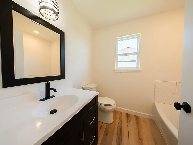 708 Promenade Dr — Photo 10