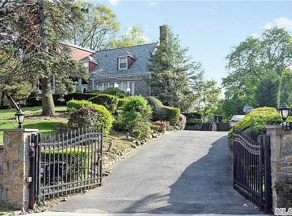 2nd image of 86-82 Palermo Street