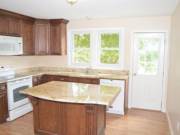 5th image of 48 Sunnyplain Ave