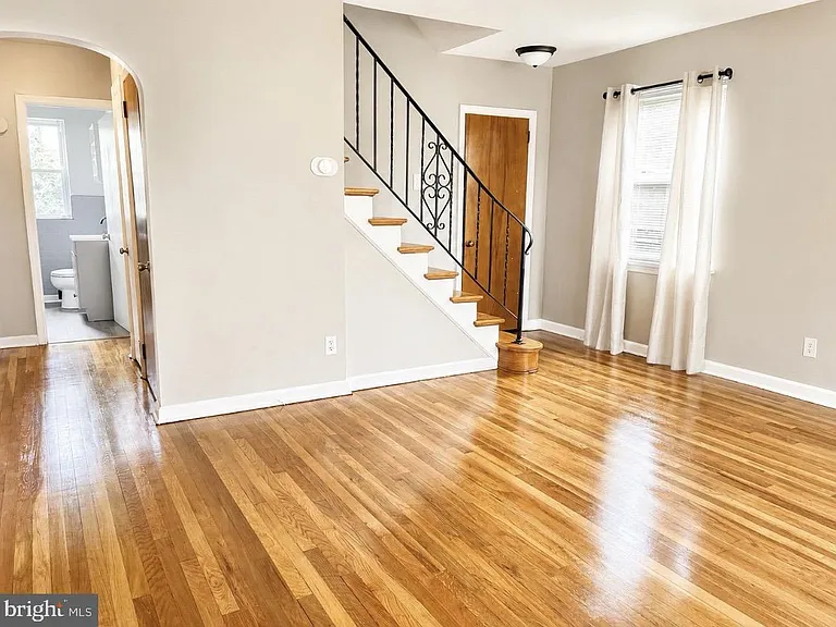 808 Delaware Ave — Photo 2