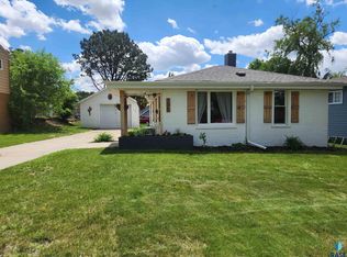 205 E 6th St, Dell Rapids, SD 57022
