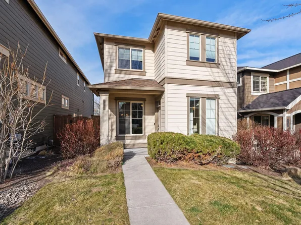 20760 NE Smoke Stack Ln, Bend, OR 97701