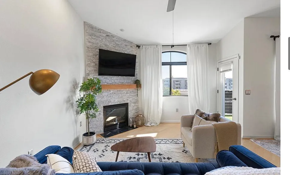 3 bed, 1596 sqft, $3,400 — Photo 2