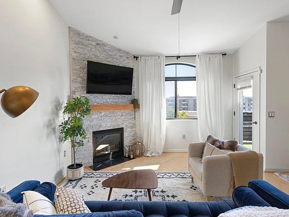 2nd image of 4525 N 22nd St Unit 408
