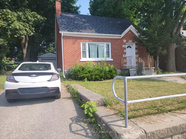 52 Columbia St W, Waterloo, ON N2L 3K5