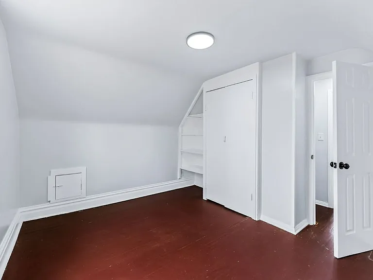 221 N Crysler Ave — Photo 16