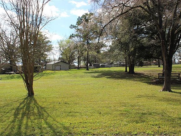 5th image of 216 Donna Dr