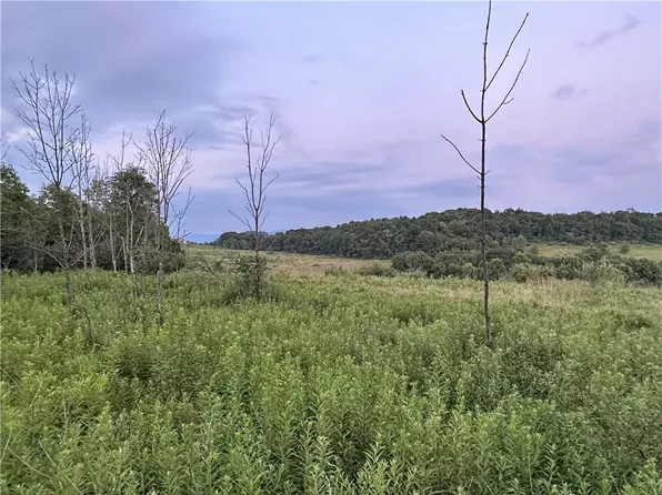 110 Sand Hill Rd, Latrobe, PA 15650
