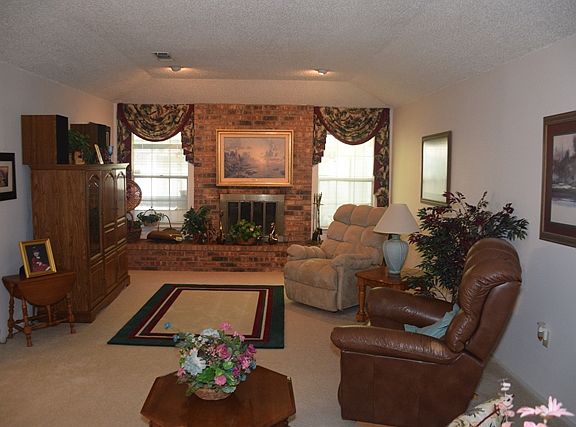 2nd image of 4661 Valleybrook Ln