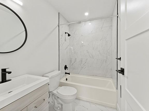 5th image of 388 E Park Ave #102