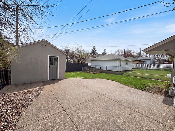 5th image of 1144 Hawthorne Ave E