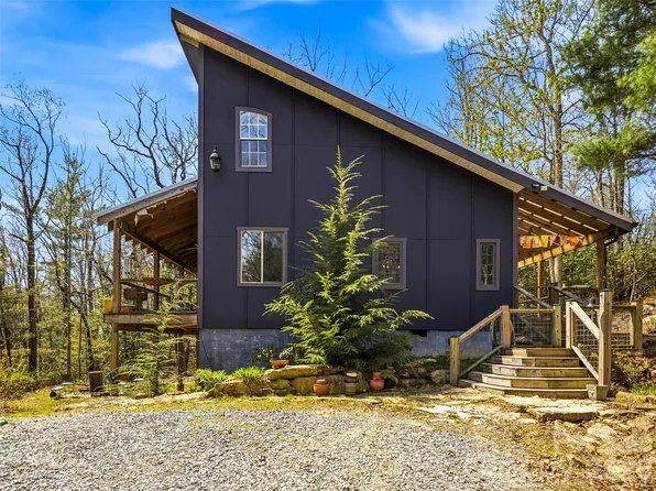 50 Dogwood Cir, Penrose, NC 28766