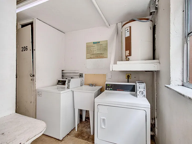 450 SW 2nd Ave #205 — Photo 38