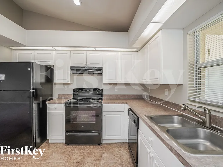 4128 NE 23rd Ave — Photo 7